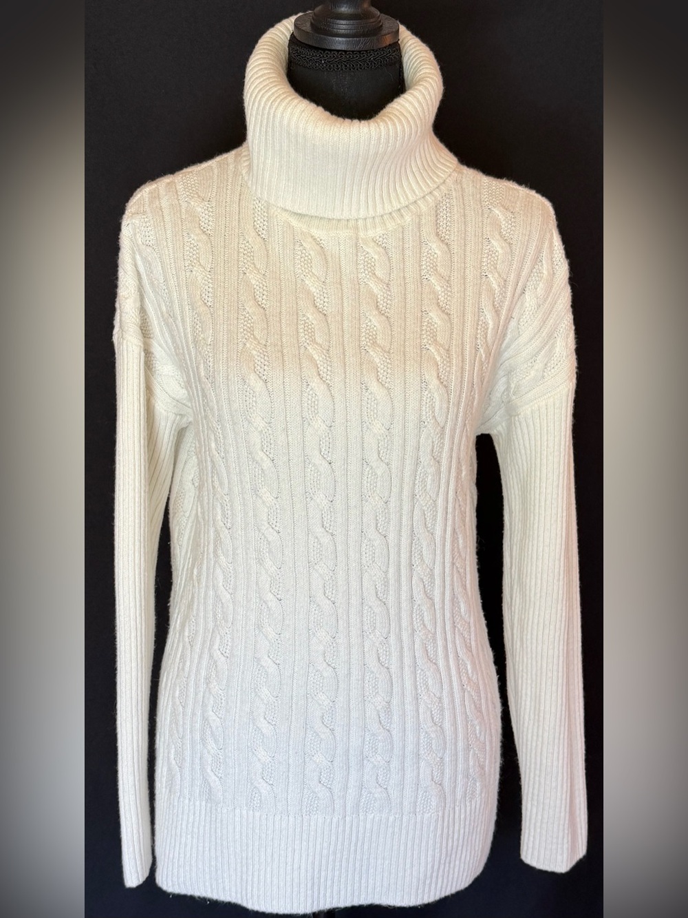 Talbots Ivory Cable Knit Turtleneck Sweater Size Medium Classic Winter Cozy